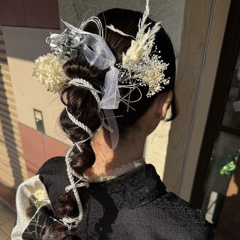 ローポニー 振袖ヘアスタイル 振袖ヘアアレンジ 黒×黒