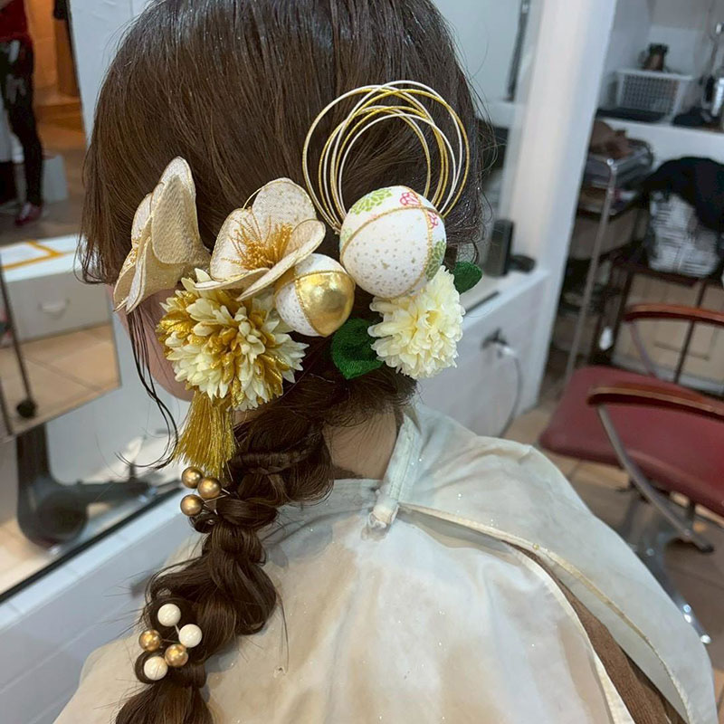 落ち着いたサイド編みスタイル