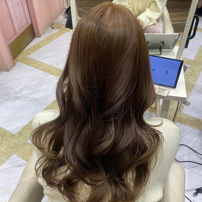 オリーブベージュ