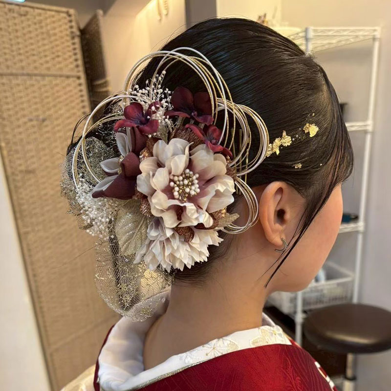 艶っぽい仕上げのシニヨン